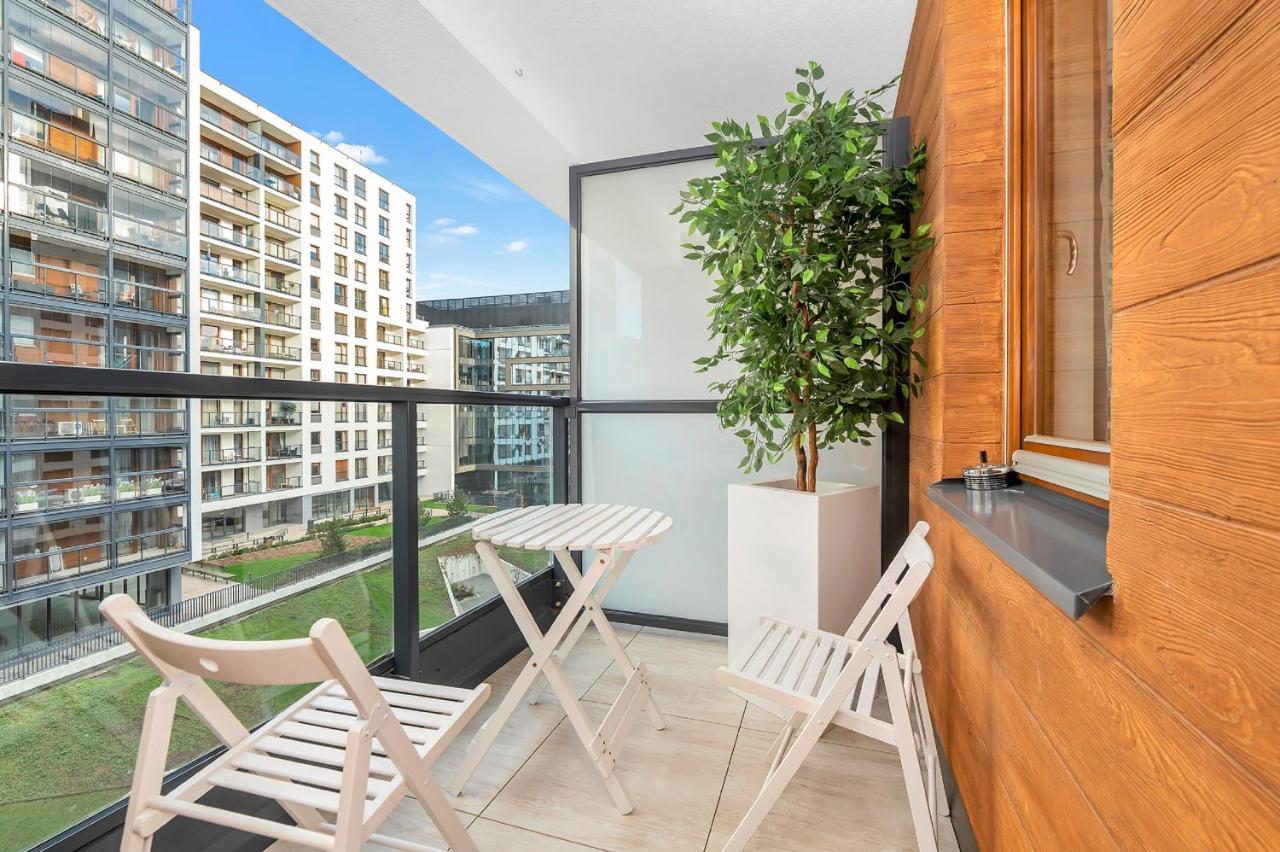 Modern Apartments With Access To The Pool Near Rondo Daszynskiego Station Varsó Kültér fotó