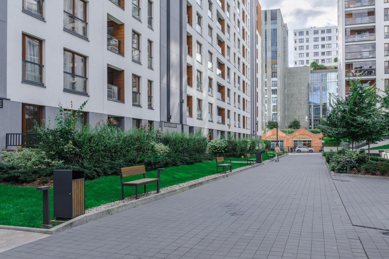 Modern Apartments With Access To The Pool Near Rondo Daszynskiego Station Varsó Kültér fotó