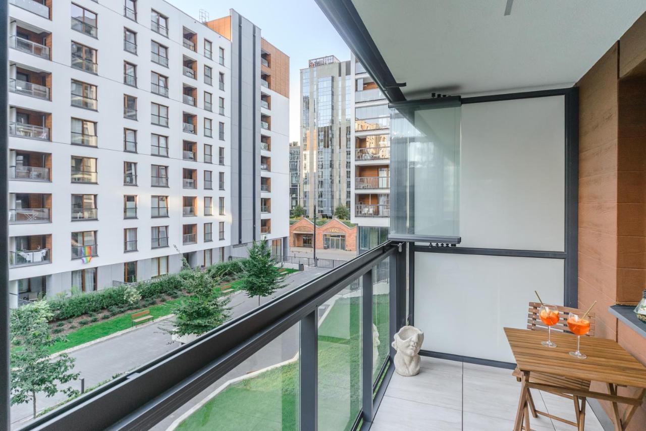Modern Apartments With Access To The Pool Near Rondo Daszynskiego Station Varsó Kültér fotó