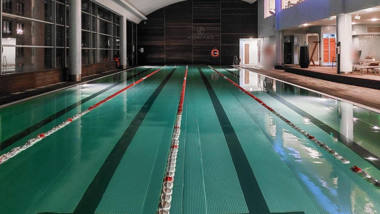 Modern Apartments With Access To The Pool Near Rondo Daszynskiego Station Varsó Kültér fotó